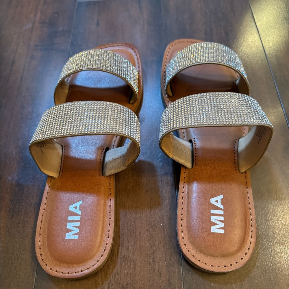 MIA Silver Rhinestone Sandals - Picture 2 of 8